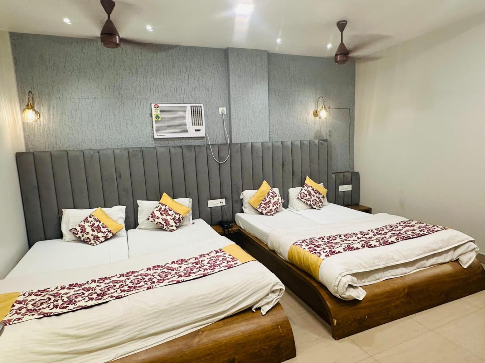 Hotel Deva Inn Varanasi Exterior photo