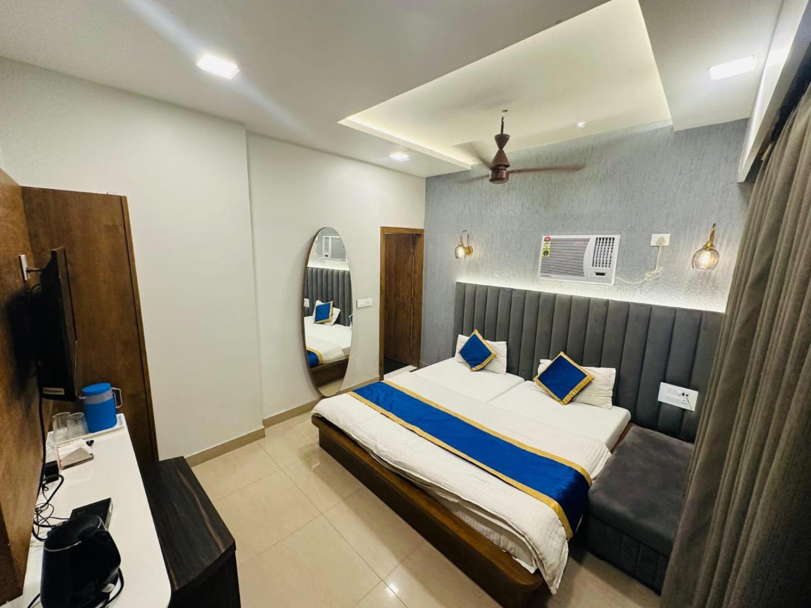 Hotel Deva Inn Varanasi Exterior photo