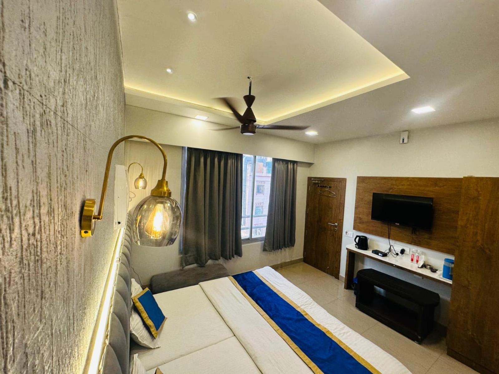 Hotel Deva Inn Varanasi Exterior photo