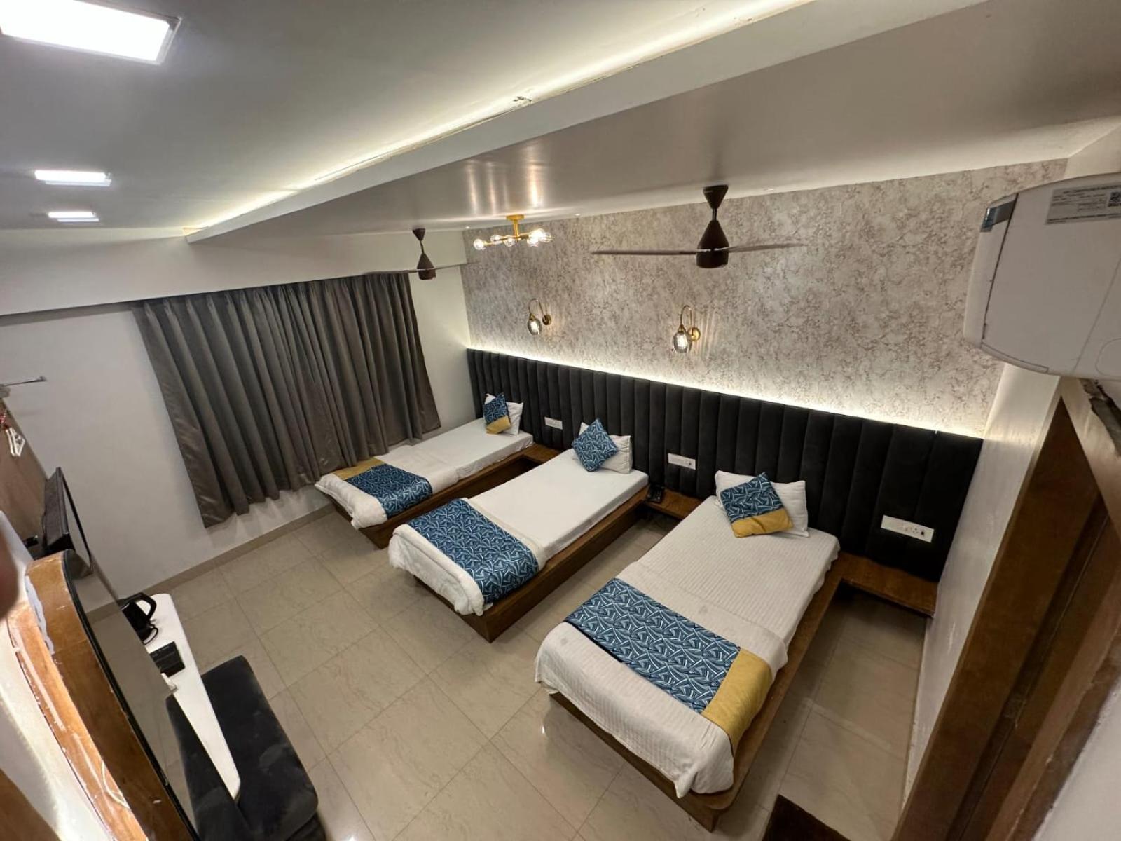 Hotel Deva Inn Varanasi Exterior photo