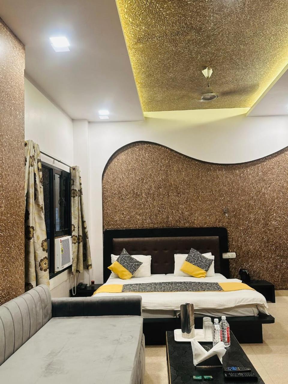 Hotel Deva Inn Varanasi Exterior photo