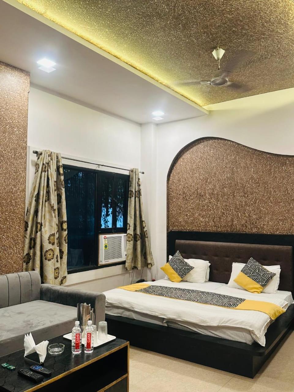 Hotel Deva Inn Varanasi Exterior photo