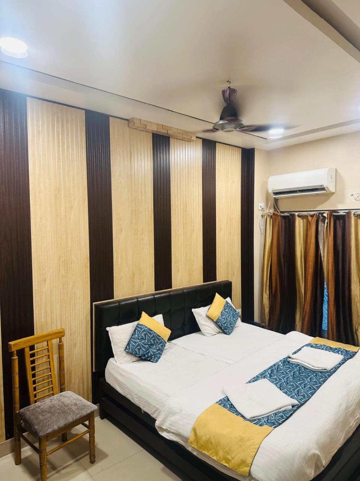 Hotel Deva Inn Varanasi Exterior photo